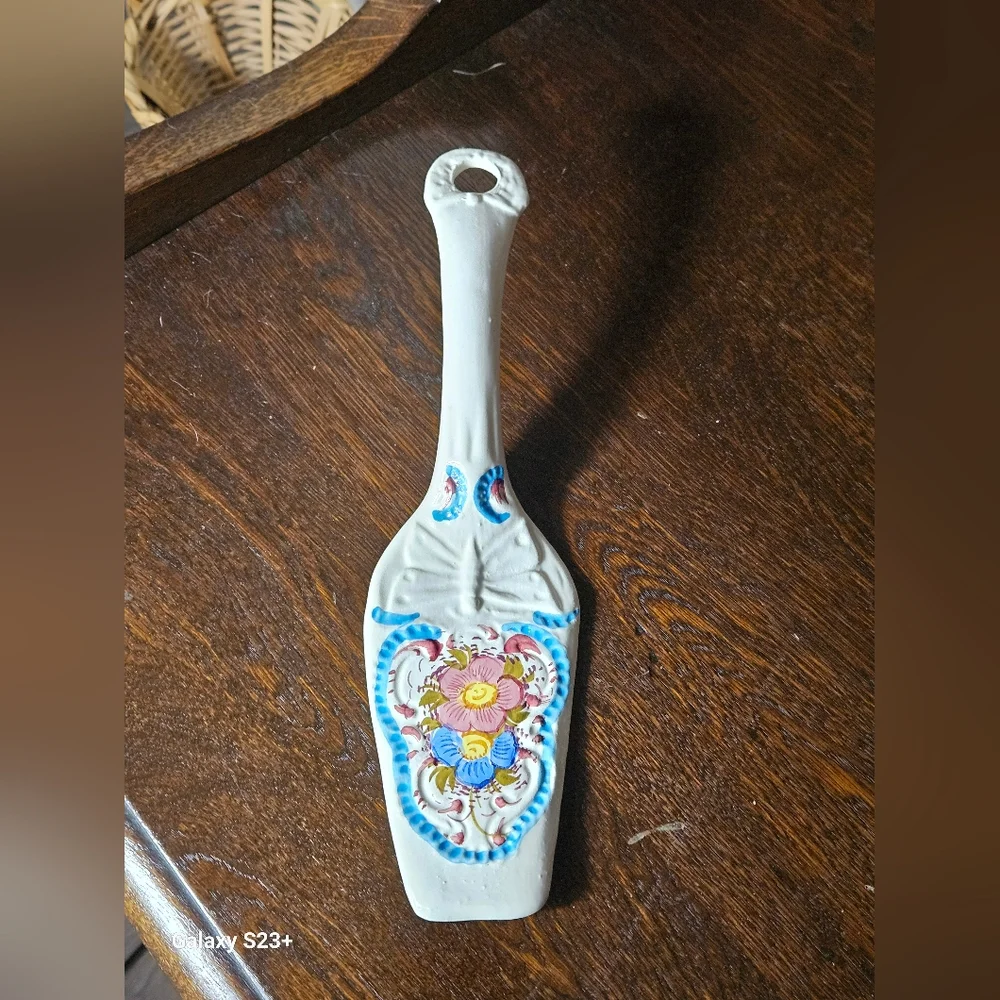 Vintage Italian Hand Made Floral Ceramic Pie / Cake Server.